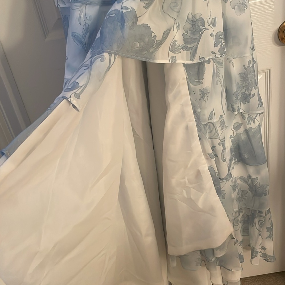 Size 4 White and dusty blue ruffle maxi dress - Picture 5 of 10